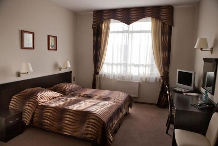 Hotel Portius Krosno Zimmer foto